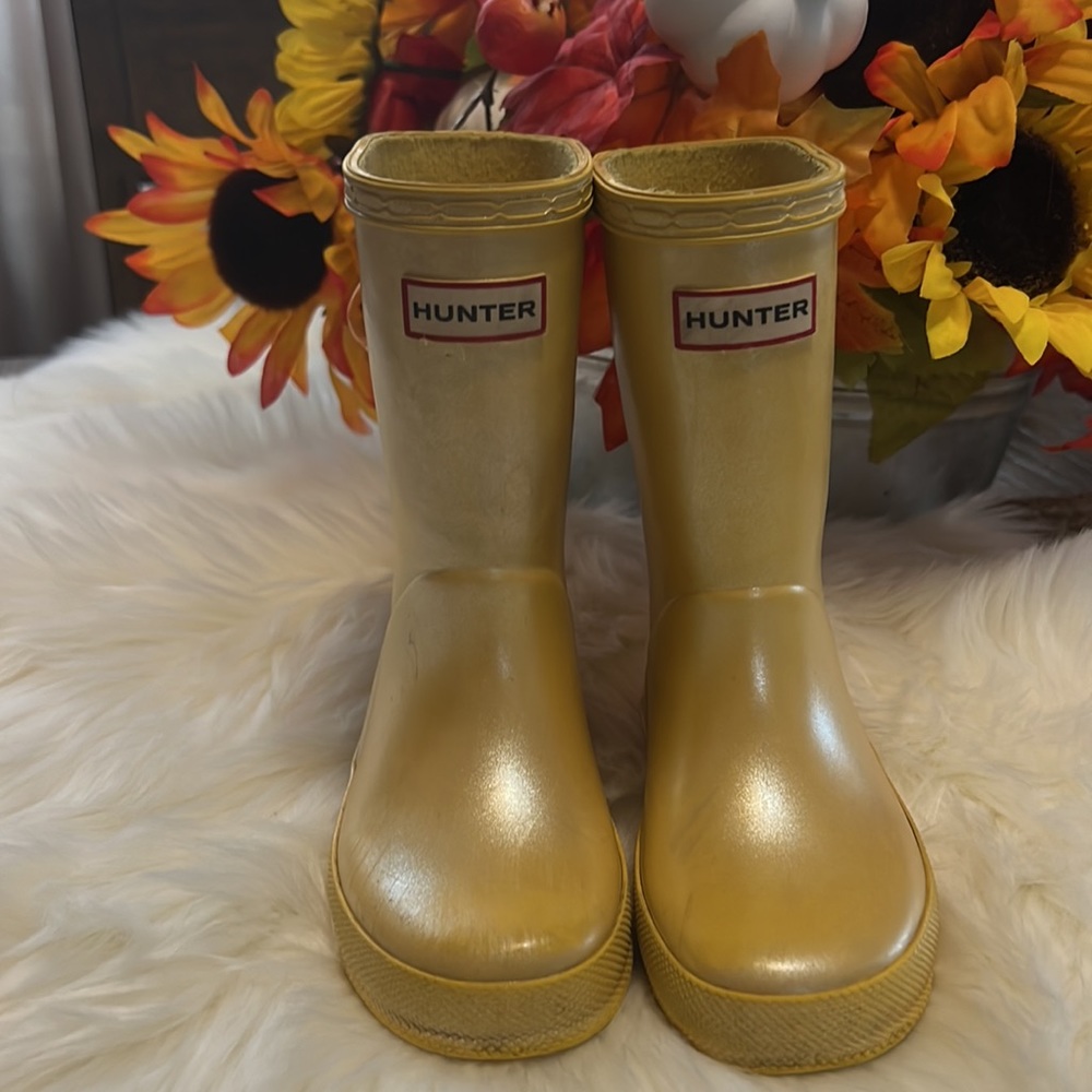 Yellow hunter boots size US8 UK 7